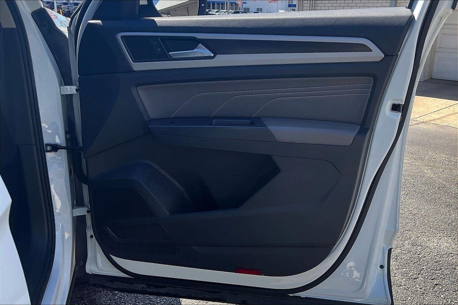 2021 Volkswagen Atlas 3.6L V6 SE w/Technology