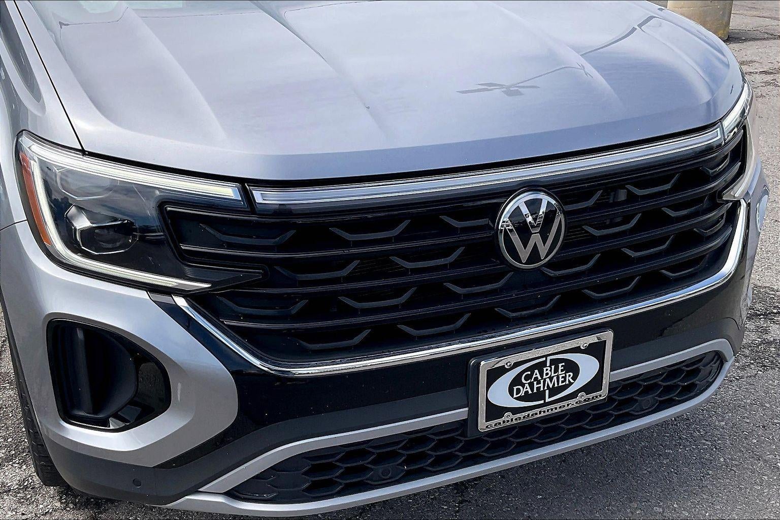 2024 Volkswagen Atlas Cross Sport 2.0T SE w/Technology