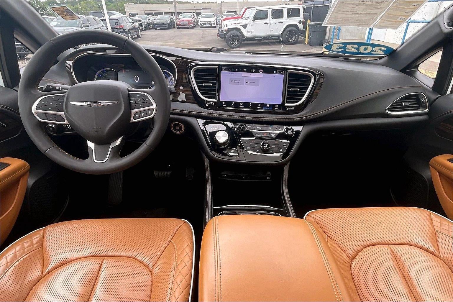2023 Chrysler Pacifica Hybrid Pinnacle