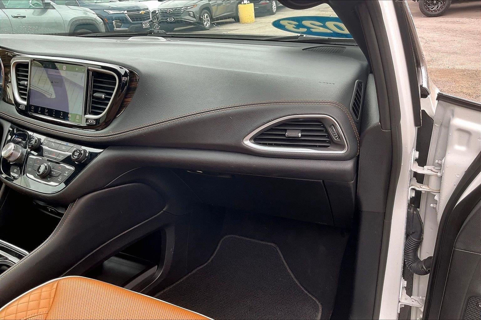 2023 Chrysler Pacifica Hybrid Pinnacle
