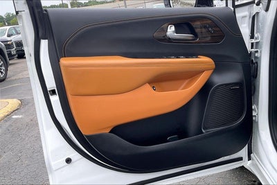2023 Chrysler Pacifica Hybrid Pinnacle