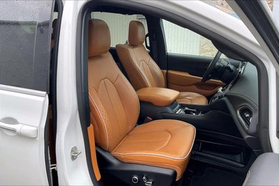 2023 Chrysler Pacifica Hybrid Pinnacle