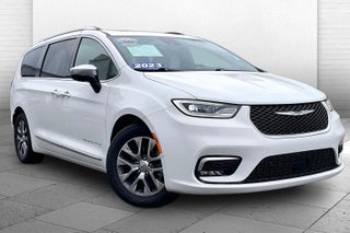 2023 Chrysler Pacifica Hybrid Pinnacle