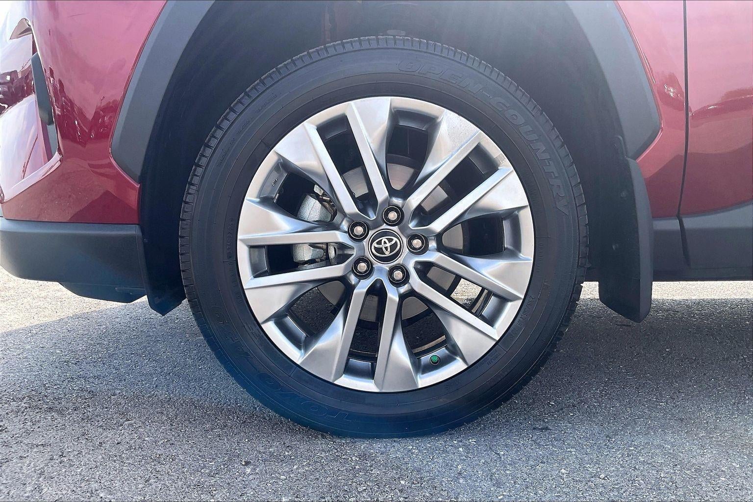 2025 Toyota RAV4 XLE Premium