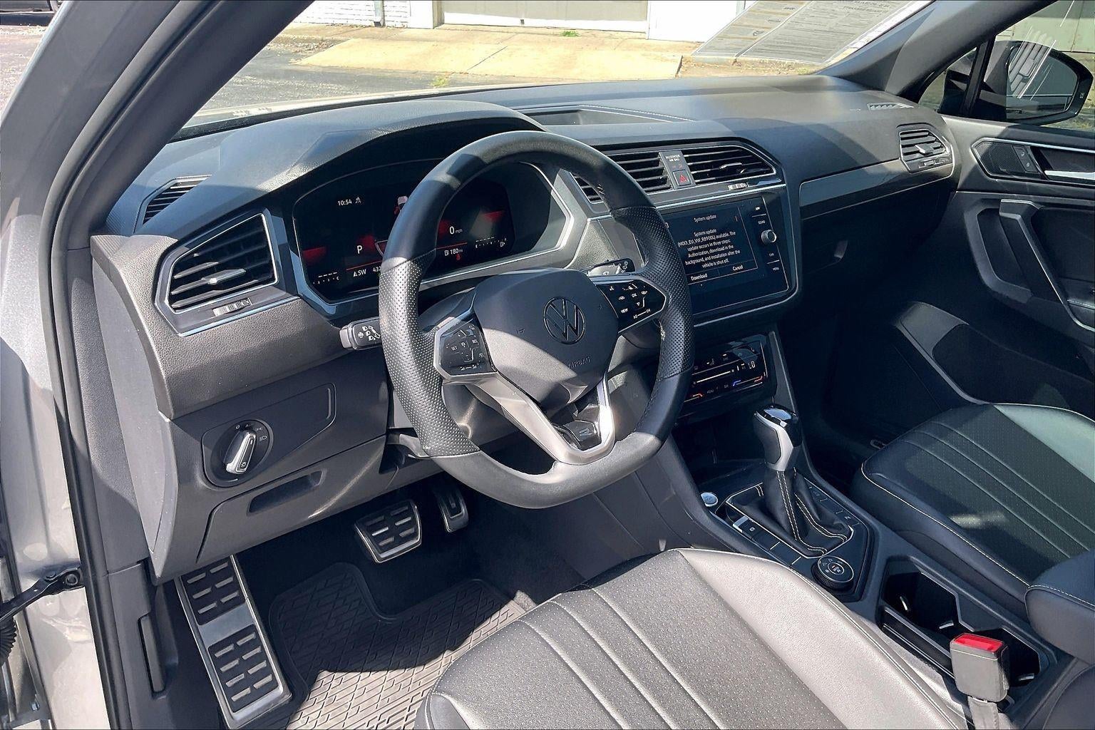 2023 Volkswagen Tiguan SE R-Line Black