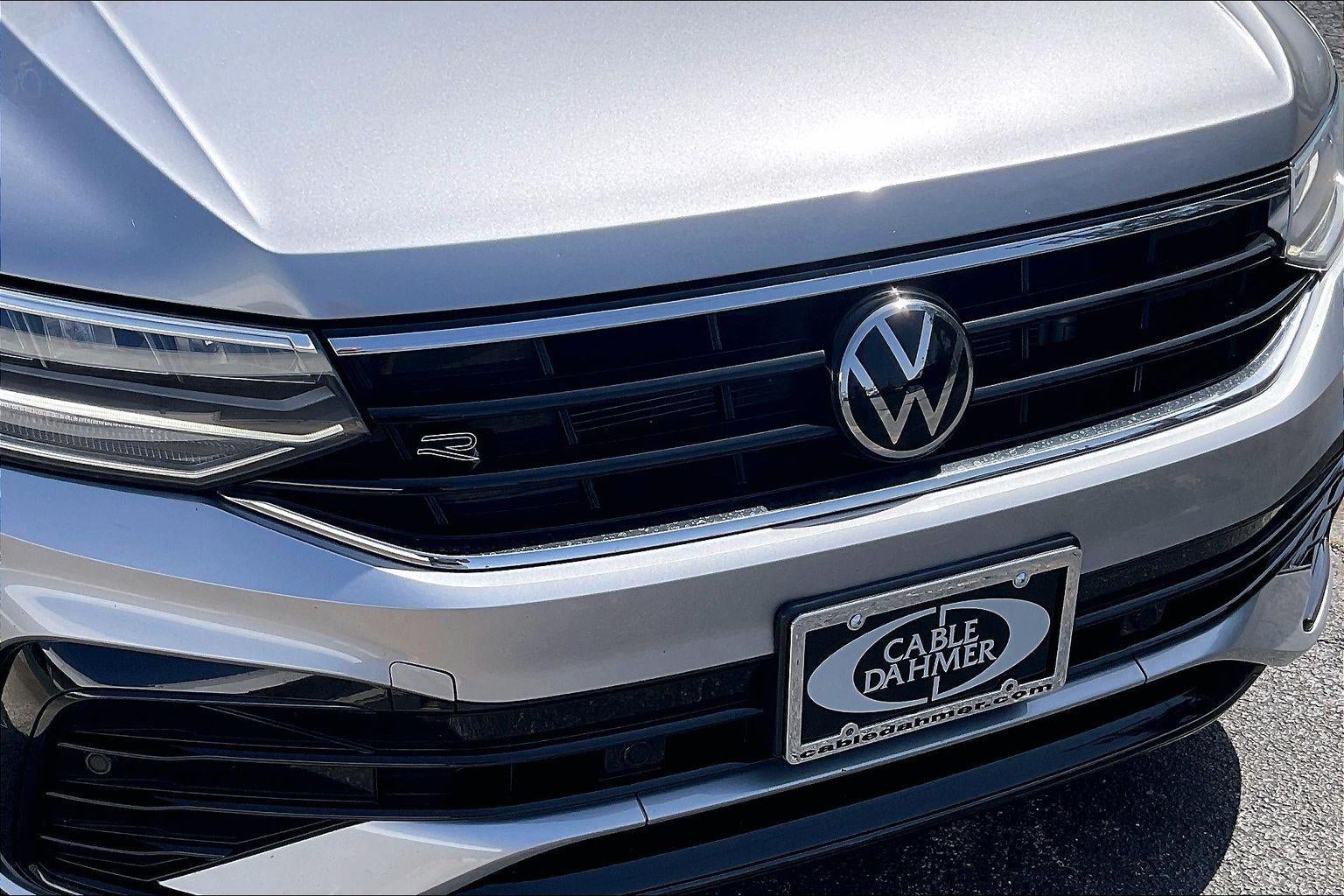 2023 Volkswagen Tiguan SE R-Line Black