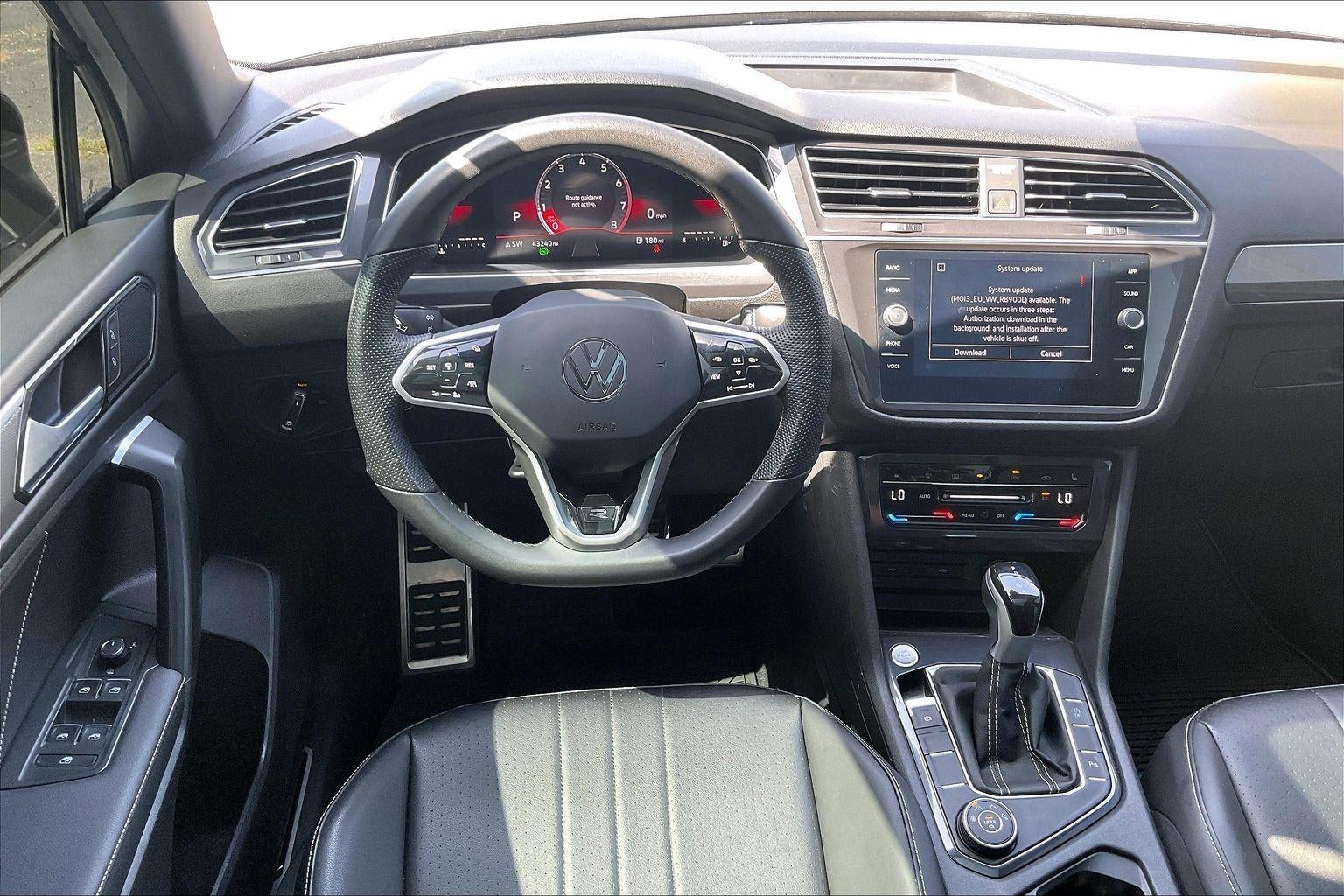 2023 Volkswagen Tiguan SE R-Line Black