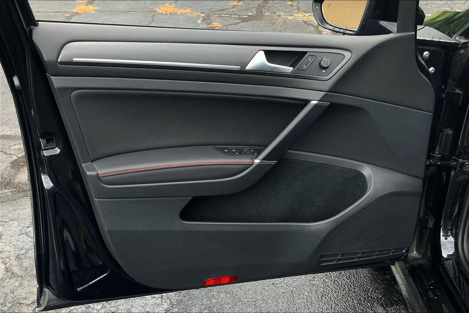 2021 Volkswagen Golf GTI S
