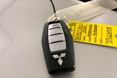 2024 Mitsubishi Outlander SE