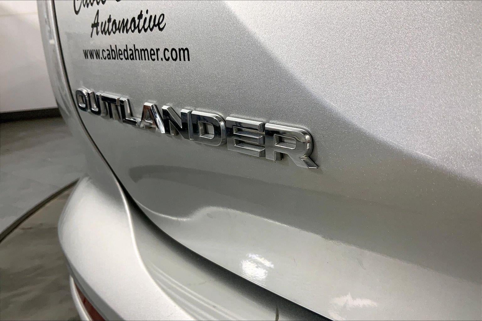 2024 Mitsubishi Outlander SE