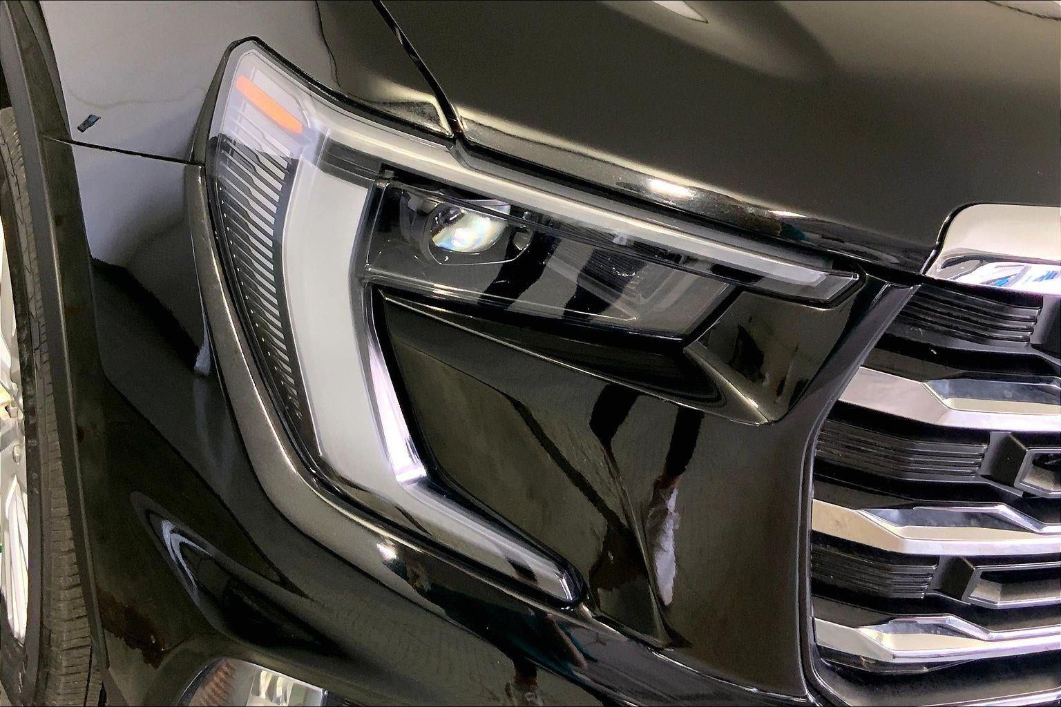 2024 GMC Acadia Elevation