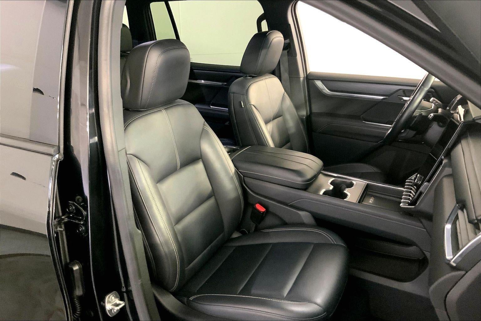 2024 GMC Acadia Elevation