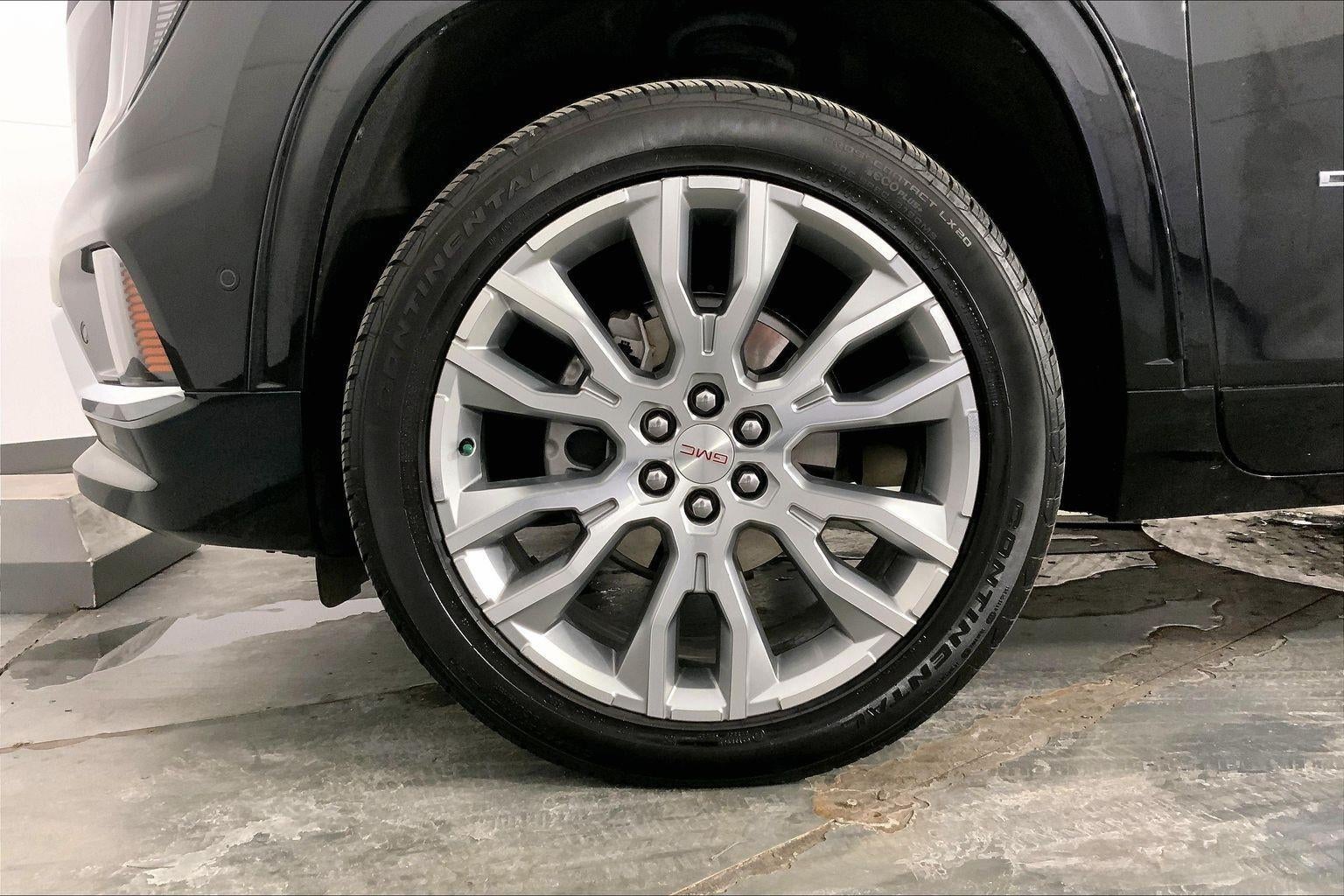 2024 GMC Acadia Denali