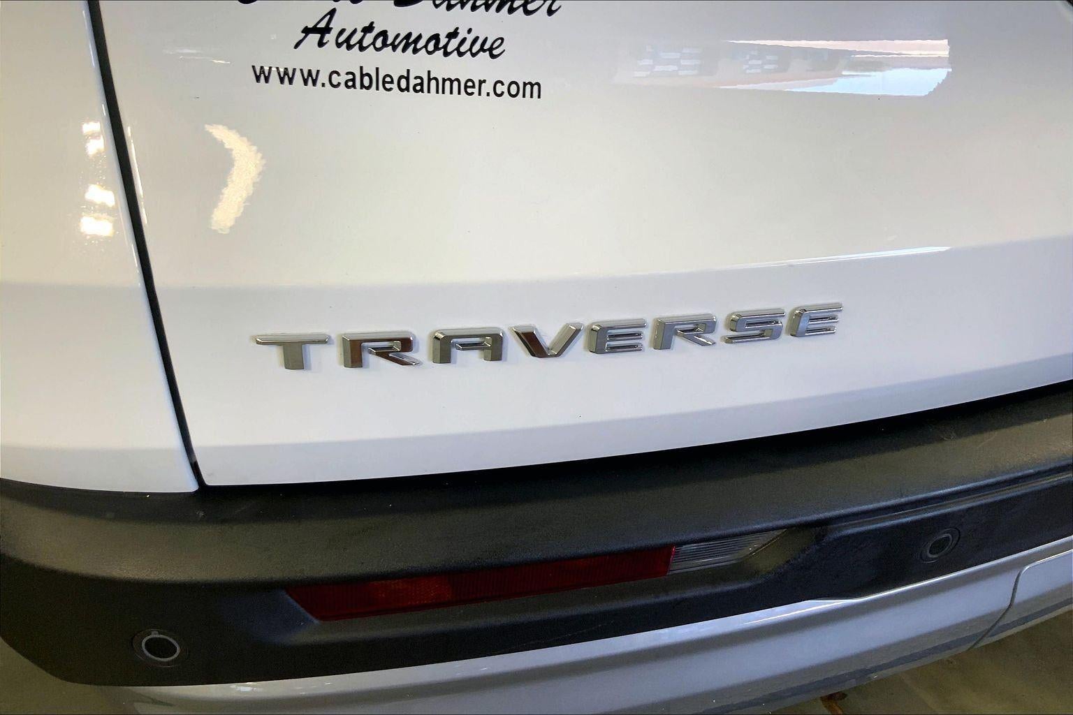 2025 Chevrolet Traverse LT