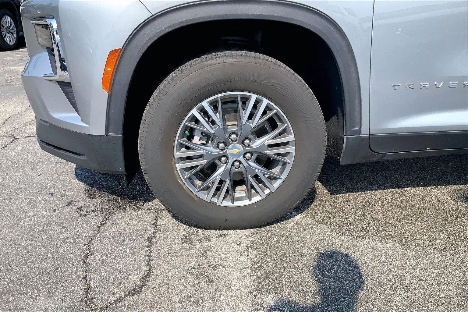 2024 Chevrolet Traverse LT