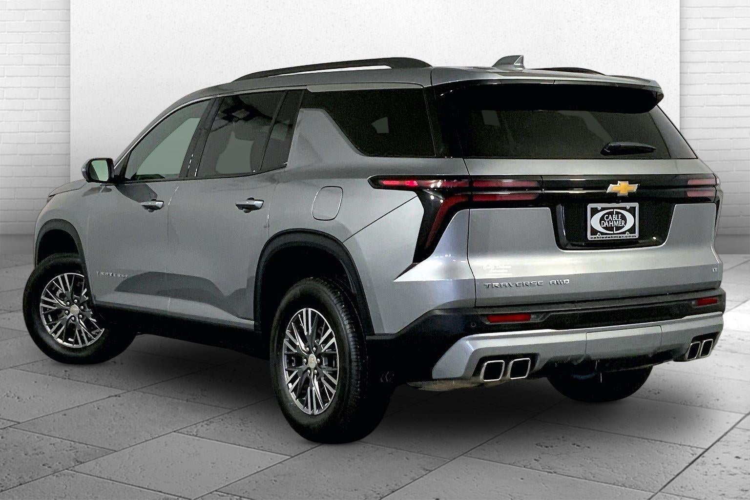 2024 Chevrolet Traverse LT