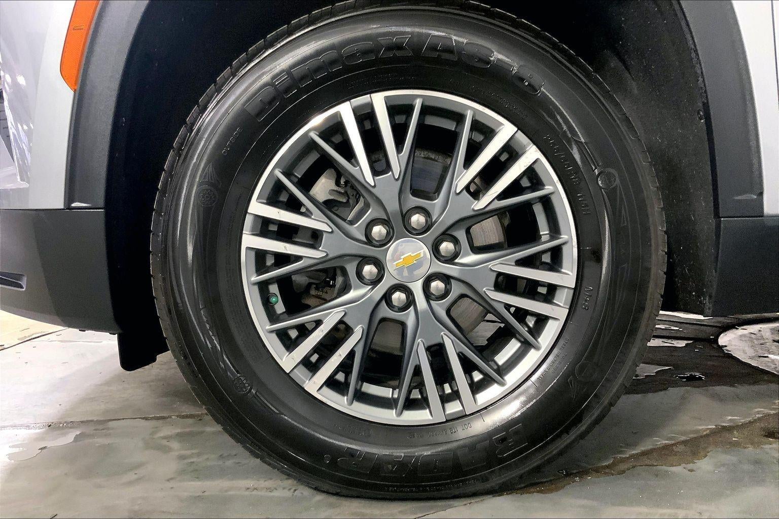 2024 Chevrolet Traverse LT