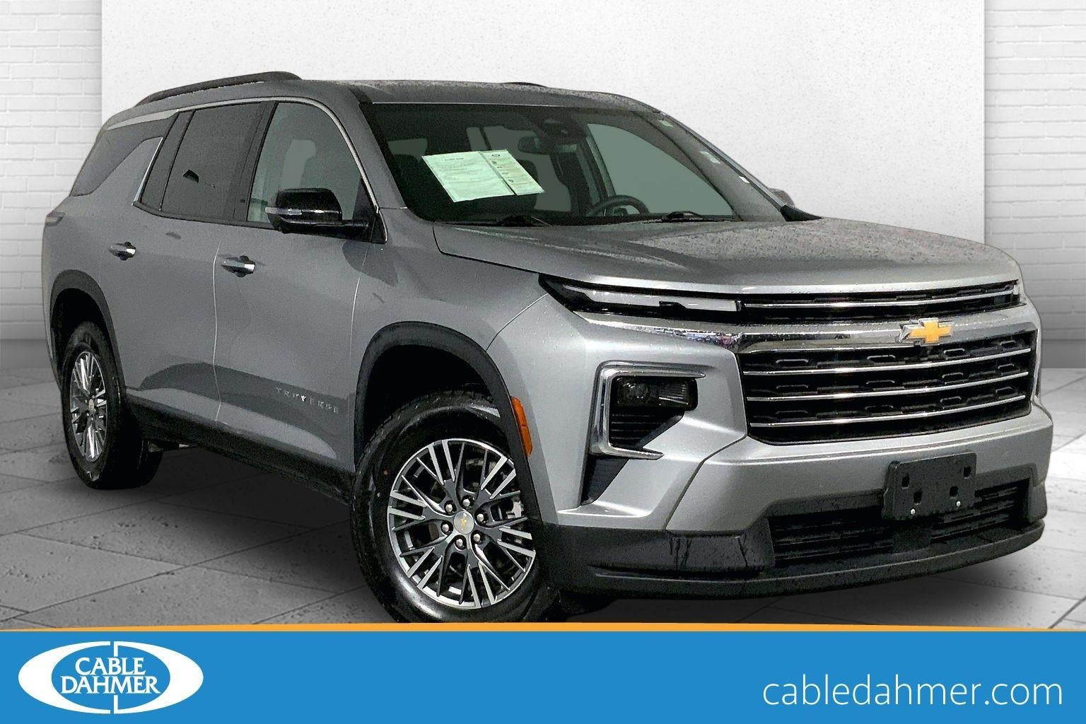 2024 Chevrolet Traverse LT