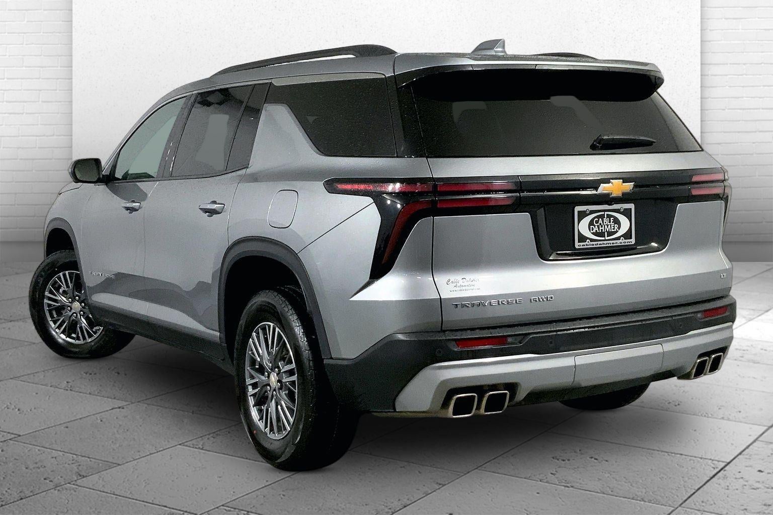 2024 Chevrolet Traverse LT