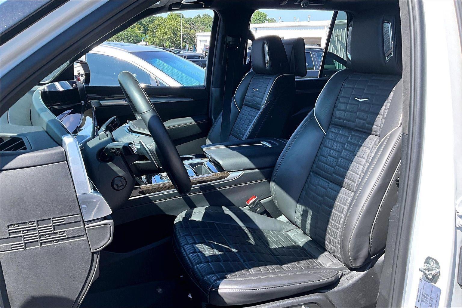 2025 Cadillac Escalade Premium Luxury Platinum