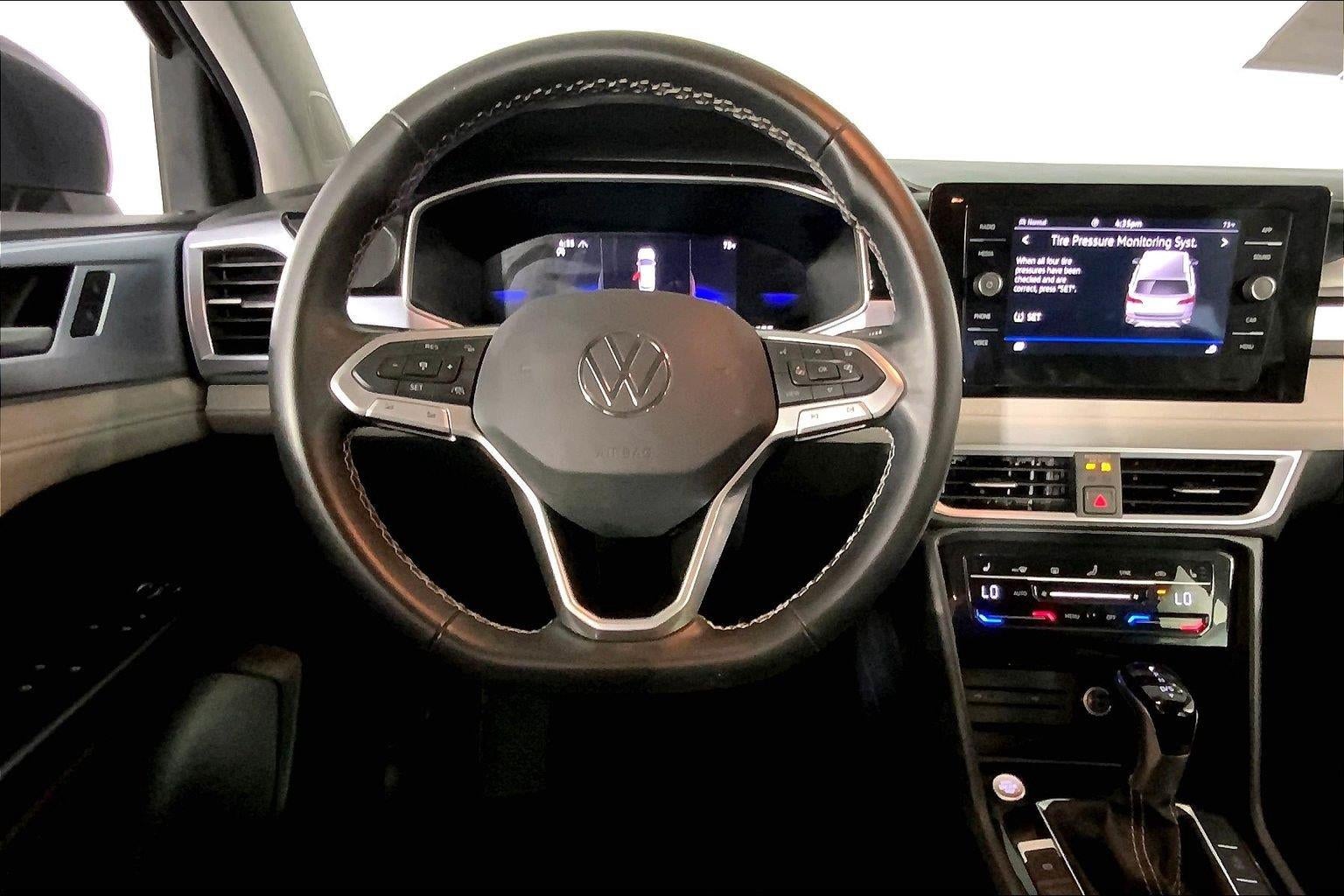 2025 Volkswagen Taos SE