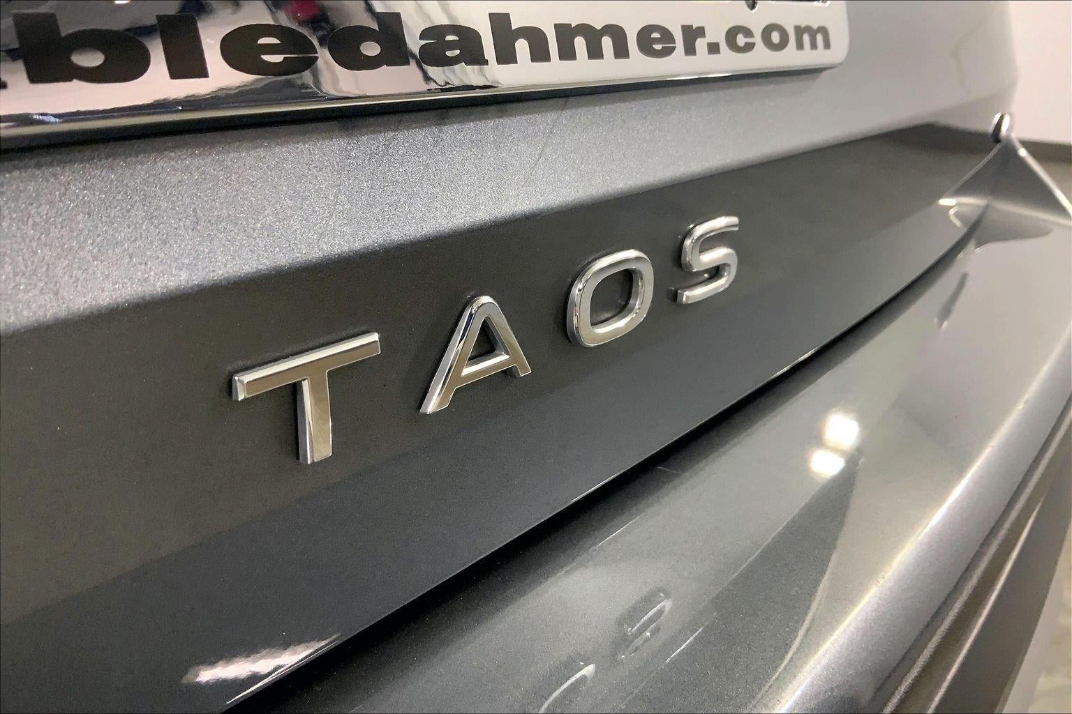 2025 Volkswagen Taos SE