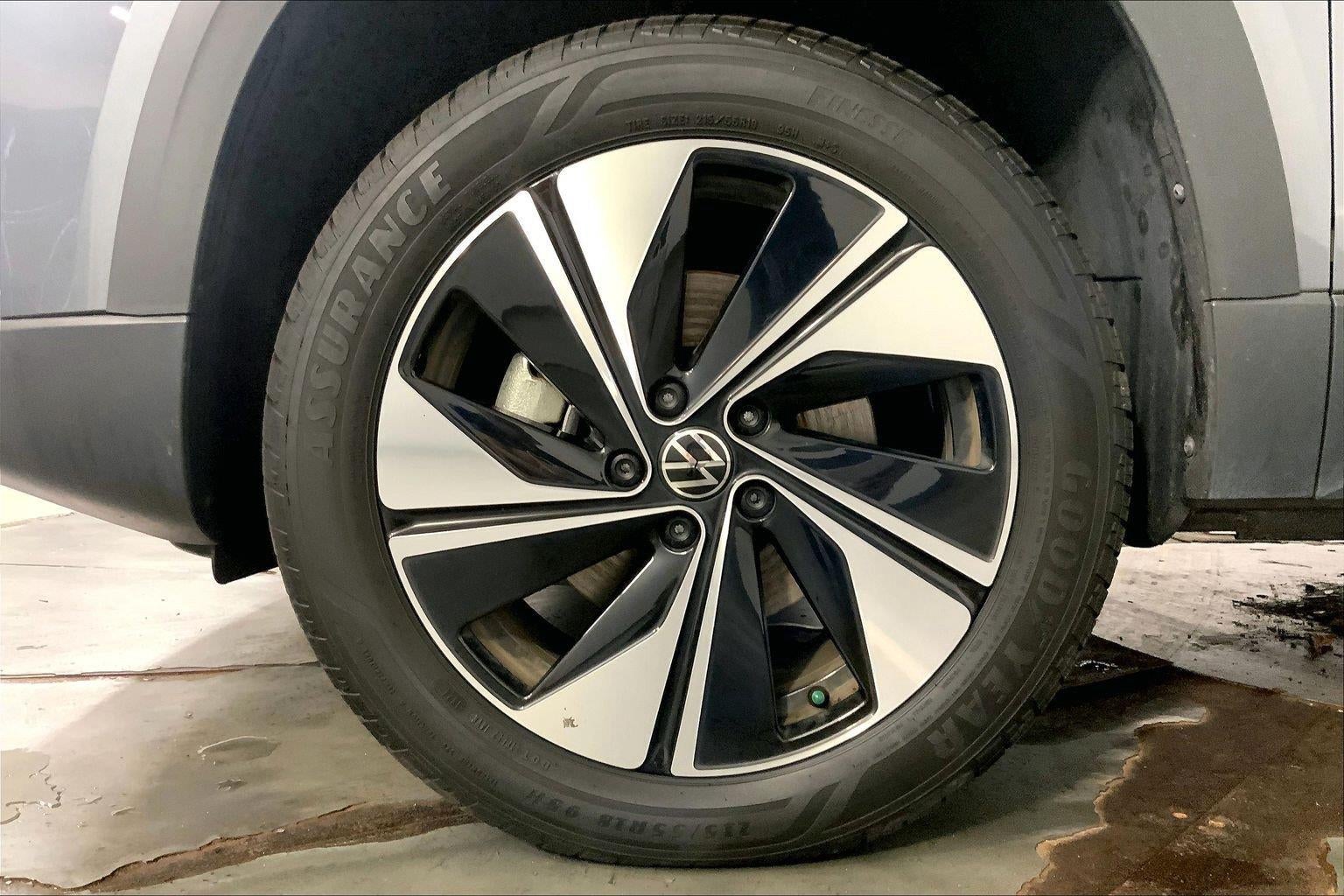 2025 Volkswagen Taos SE