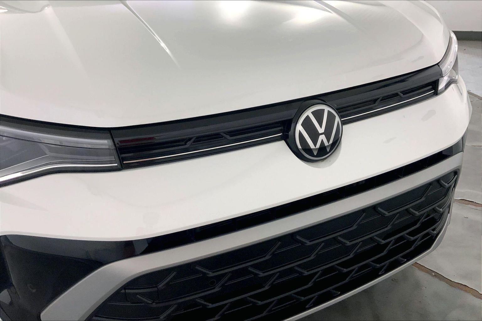 2025 Volkswagen Taos SE