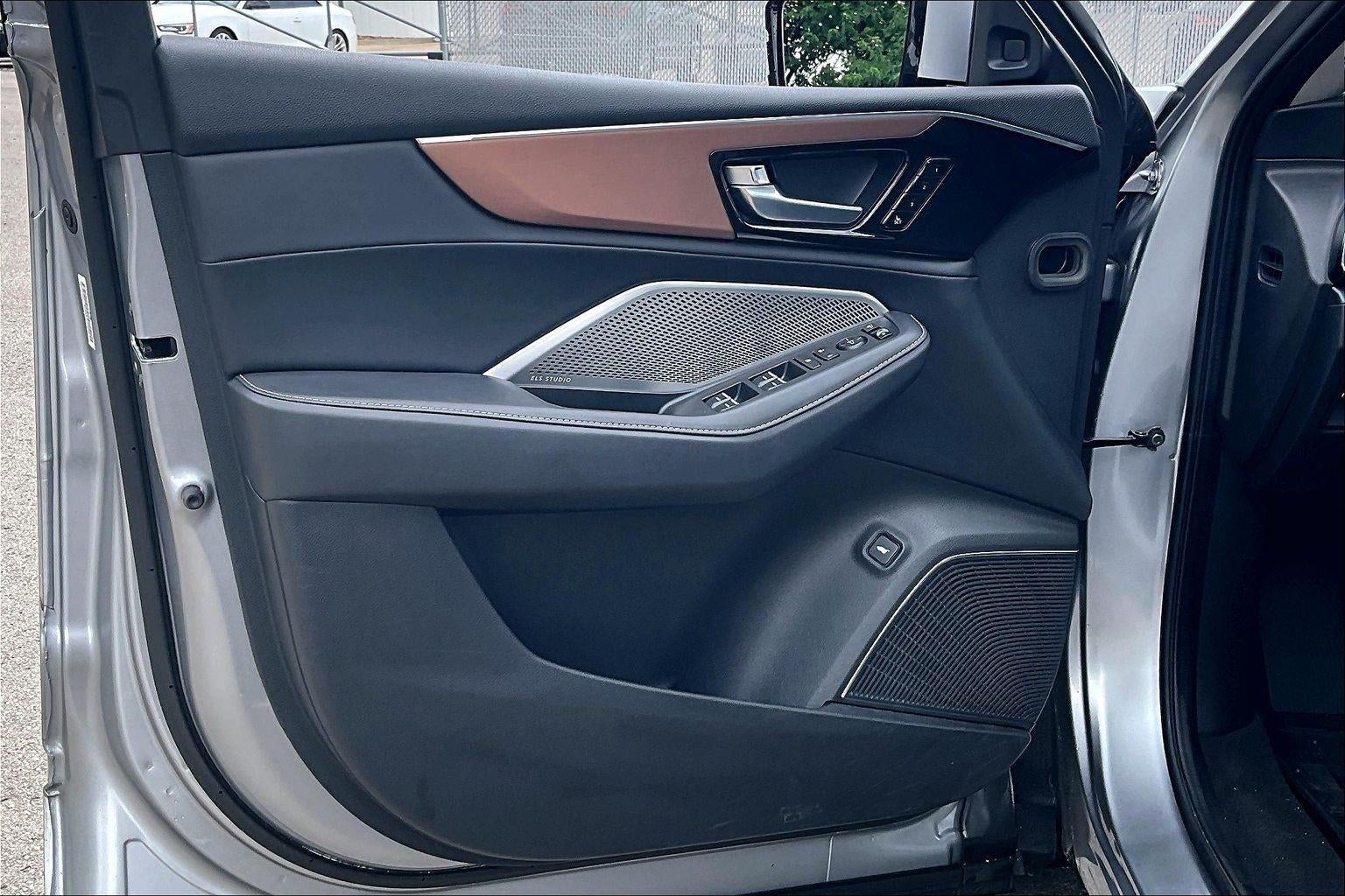 2022 Acura MDX w/Technology Package