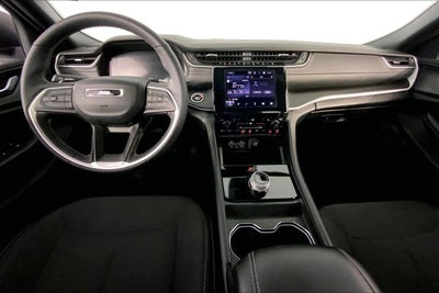 2025 Jeep Grand Cherokee L Laredo 4x4
