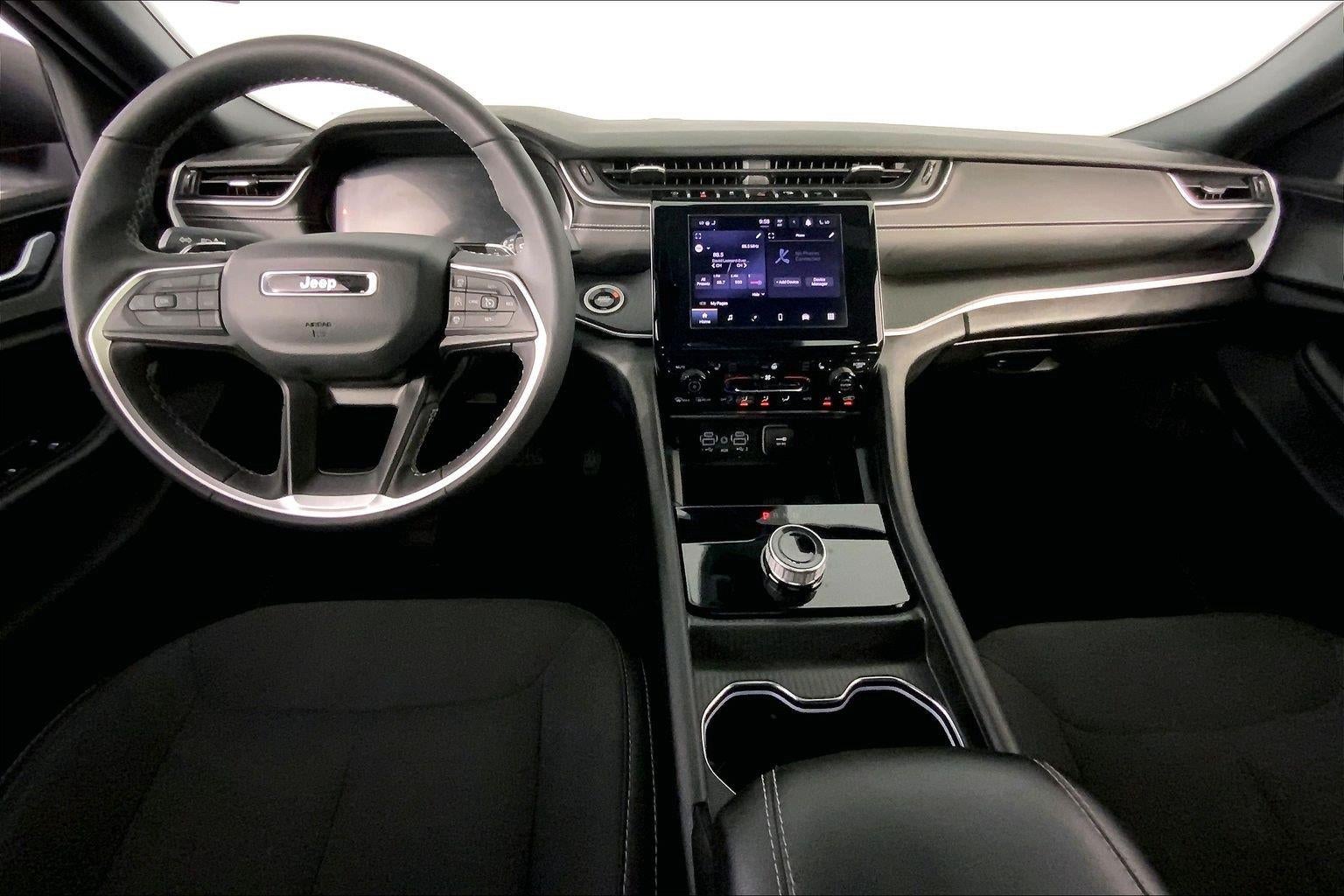 2025 Jeep Grand Cherokee L Laredo 4x4