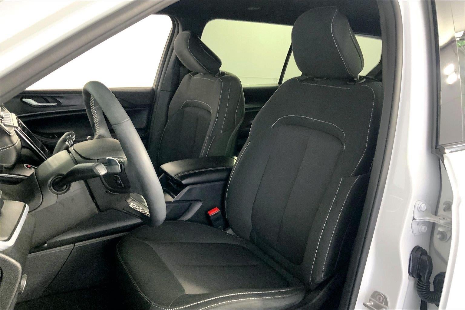 2025 Jeep Grand Cherokee L Laredo 4x4
