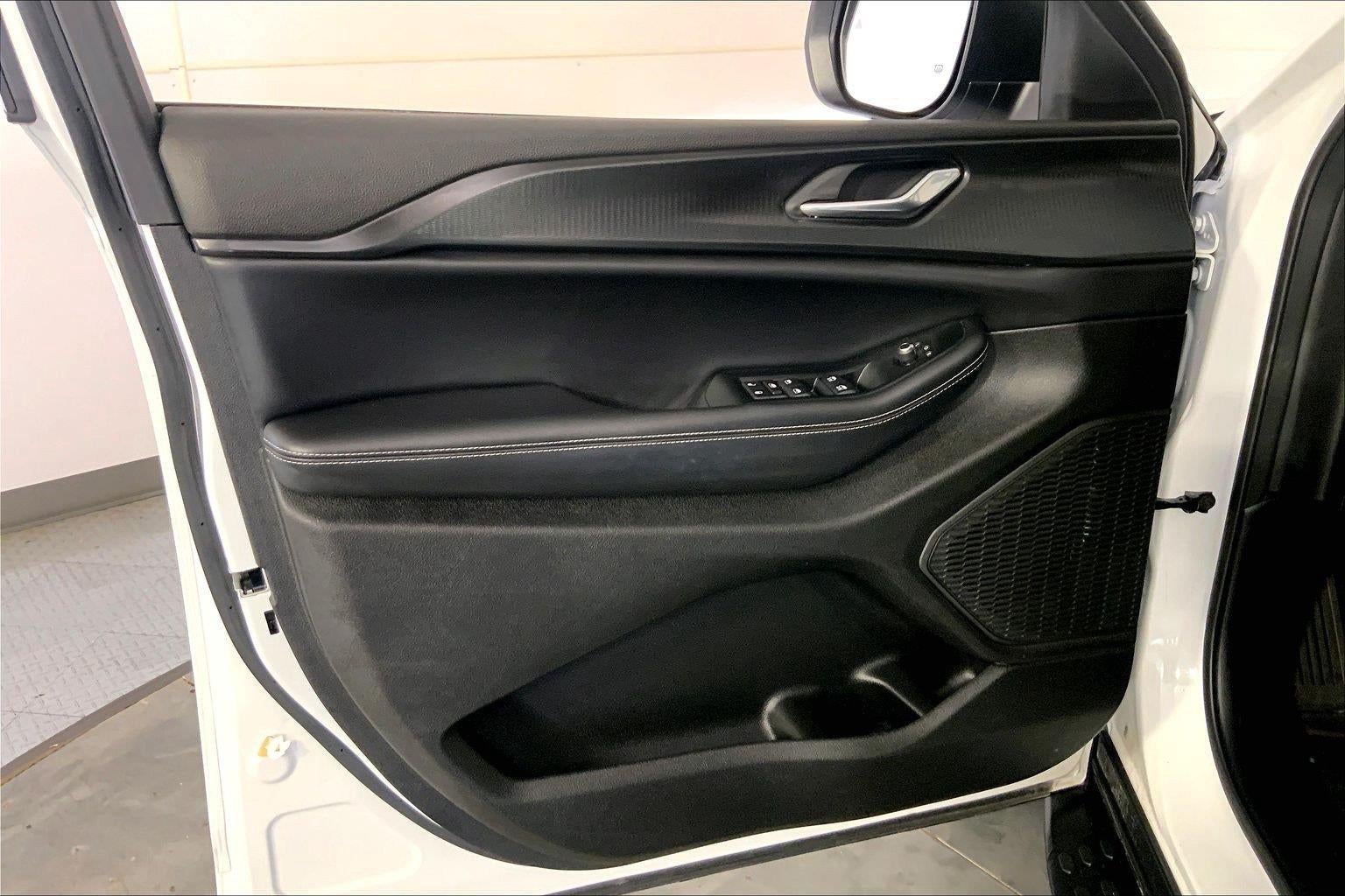 2025 Jeep Grand Cherokee L Laredo 4x4