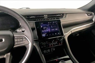 2025 Jeep Grand Cherokee L Laredo 4x4