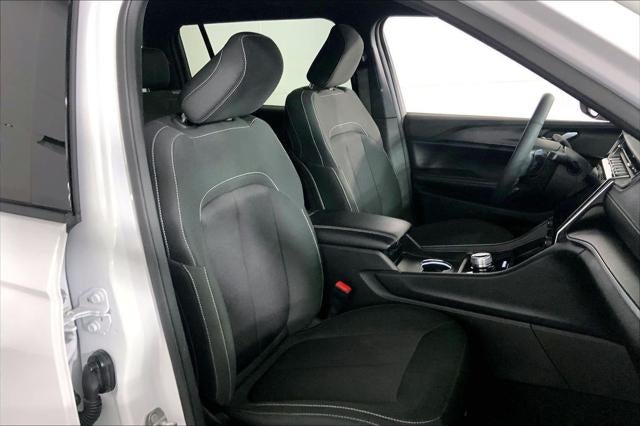 2025 Jeep Grand Cherokee L Laredo 4x4
