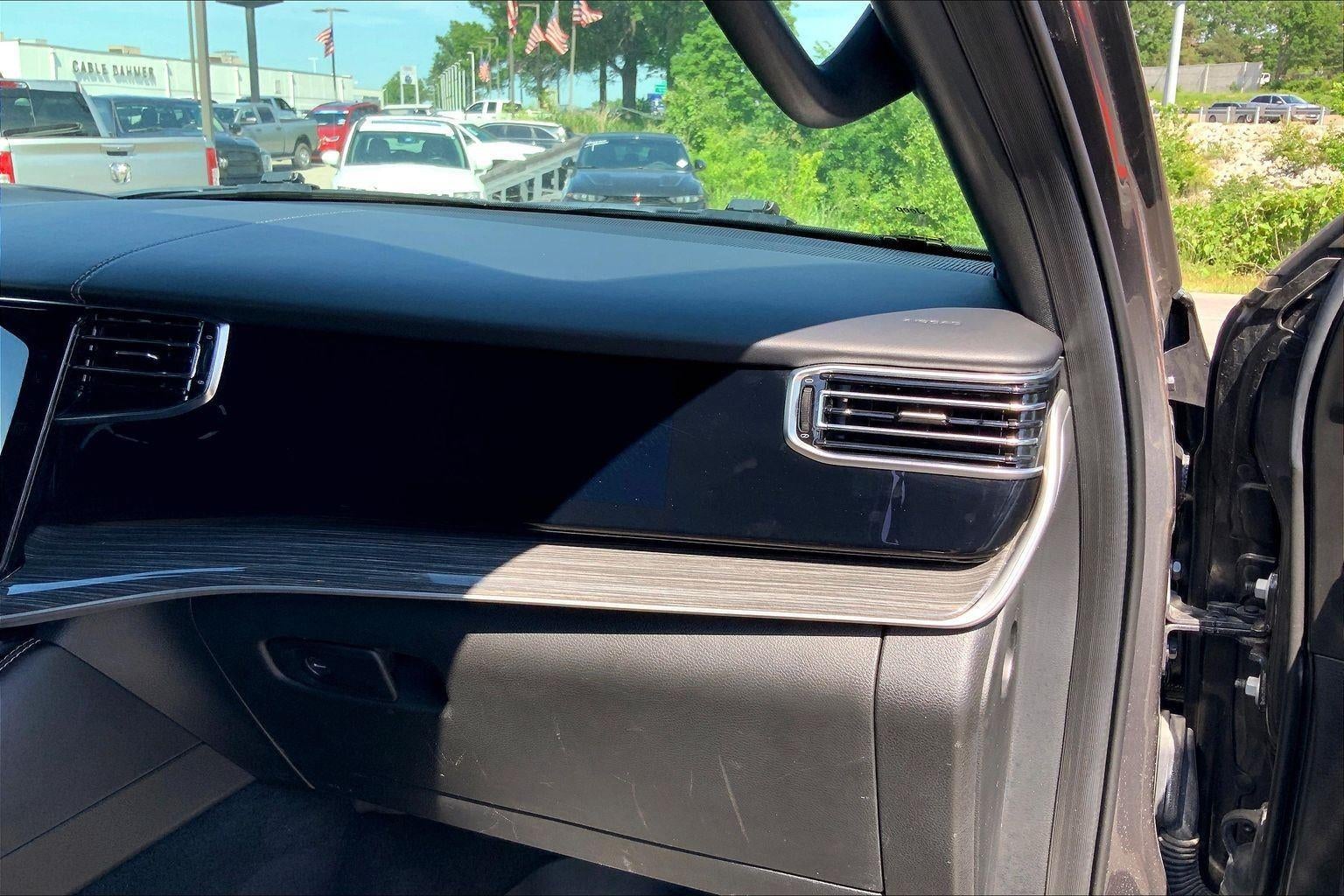 2022 Jeep Wagoneer Series III