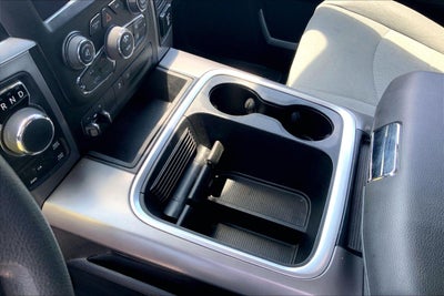 2022 RAM 1500 Classic SLT Crew Cab 4x4 6'4' Box