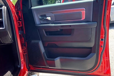 2022 RAM 1500 Classic SLT Crew Cab 4x4 6'4' Box