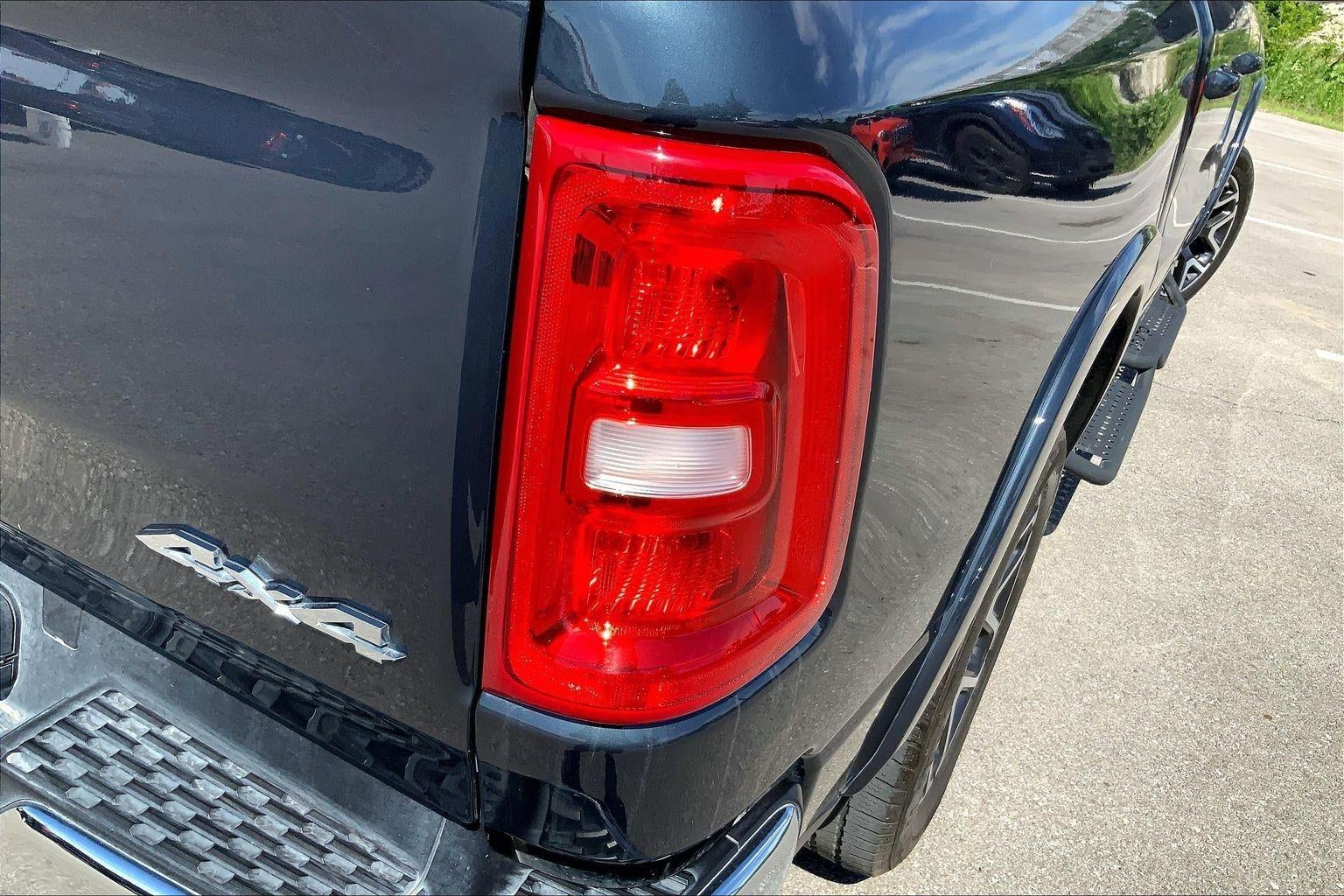 2025 RAM 1500 Laramie Crew Cab 4x4 5'7' Box