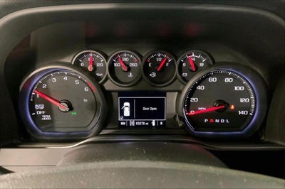 2022 Chevrolet Silverado 1500 4WD Crew Cab Short Bed Custom