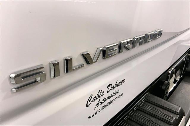 2022 Chevrolet Silverado 1500 4WD Crew Cab Short Bed Custom