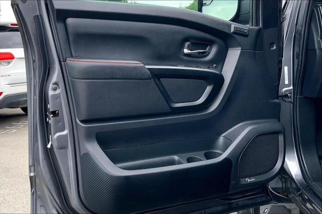 2023 Nissan TITAN Crew Cab PRO-4X 4x4
