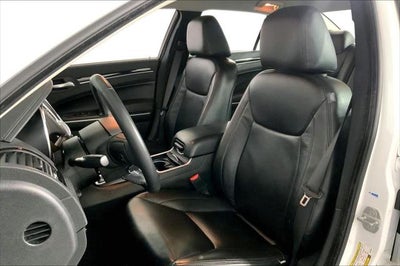2023 Chrysler 300 Touring