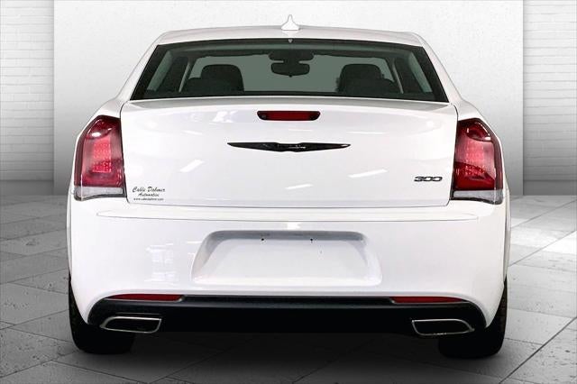 2023 Chrysler 300 Touring