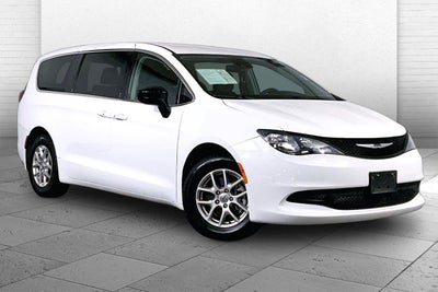 2024 Chrysler Voyager LX