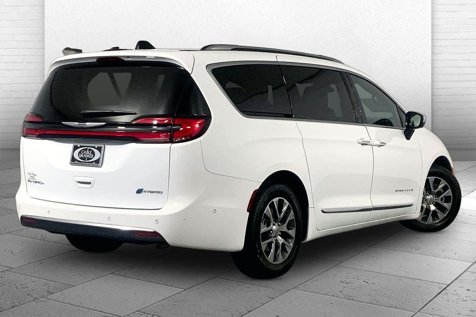 2023 Chrysler Pacifica Hybrid Pinnacle