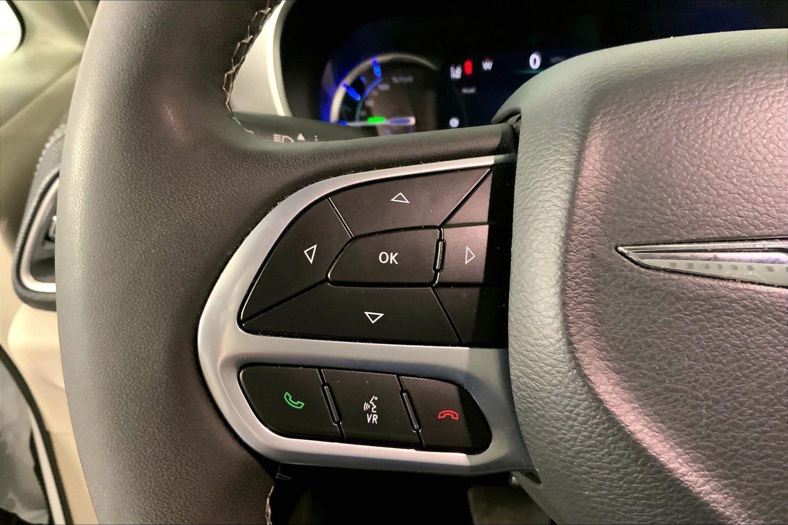 2024 Chrysler Pacifica Hybrid Select