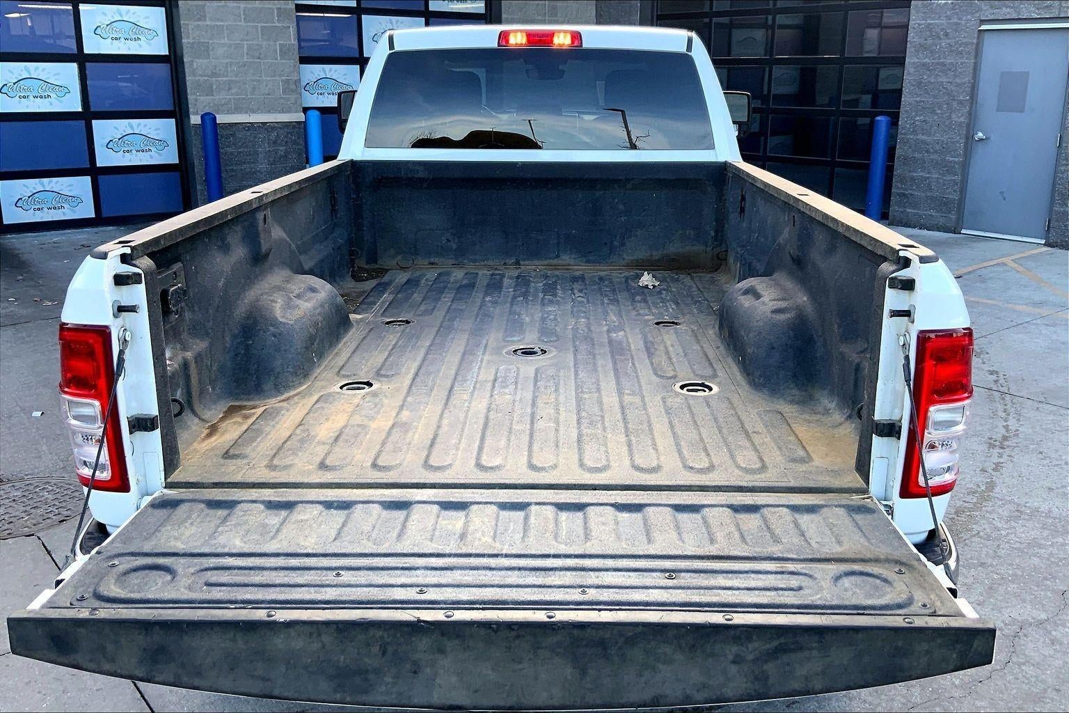 2024 RAM 3500 Big Horn Crew Cab 4x4 8' Box