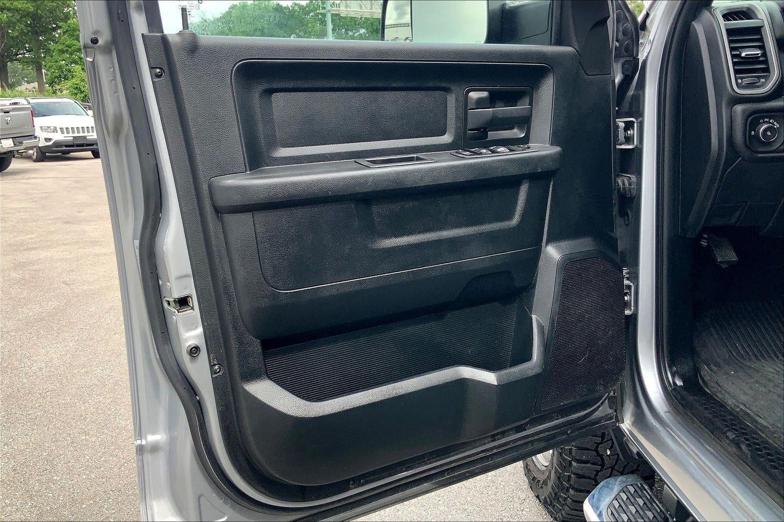 2021 RAM 2500 Tradesman Crew Cab 4x4 6'4' Box