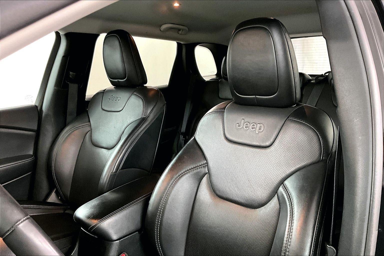 2023 Jeep Cherokee Altitude Lux